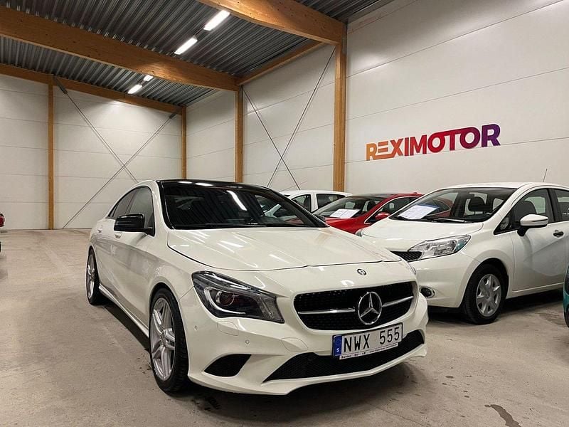 Vit Begagnad 2013 Mercedes CLA200 Sportkupé | 159 900 kr (Marknadspris) - Bild 1/4