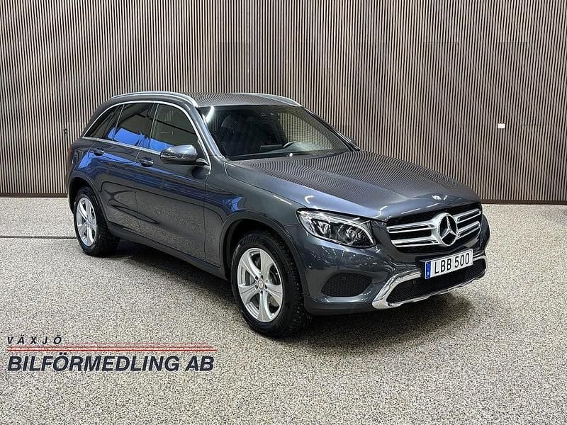 Grå Begagnad 2015 Mercedes GLC220 SUV | 229 900 kr (Marknadspris) - Bild 1/4