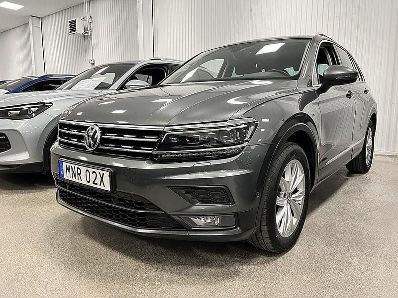 Indium grey metallic Begagnad 2019 VW Tiguan Executive SUV | 239 900 kr (Marknadspris) - Bild 1/1