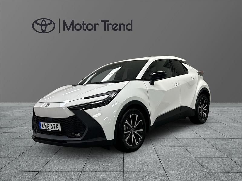 Begagnad Toyota C-HR Style 141 HK (103 kW) 2025 Vit SUV