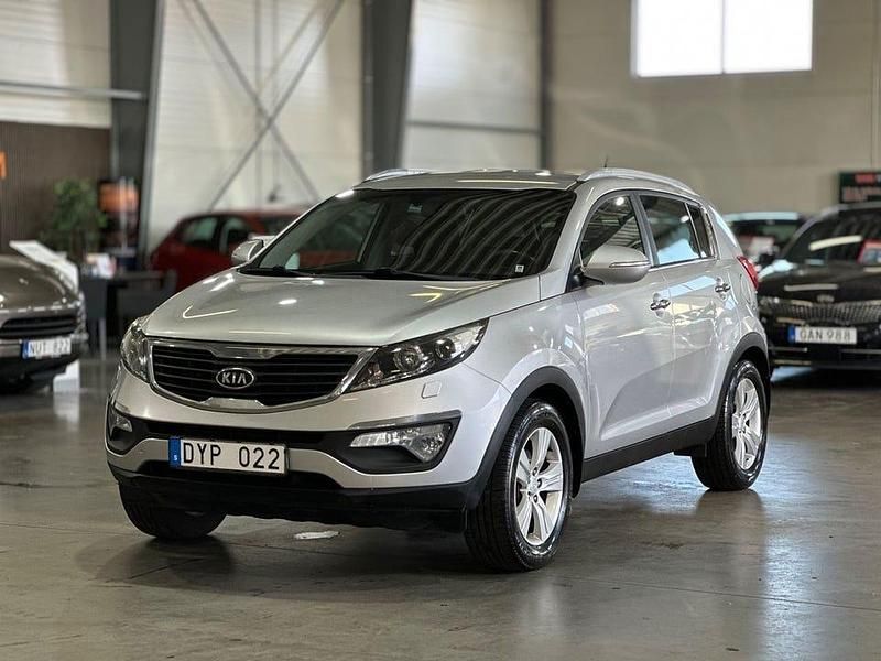 Silver Begagnad 2012 Kia Sportage Comfort SUV | 69 900 kr (Marknadspris) - Bild 1/4