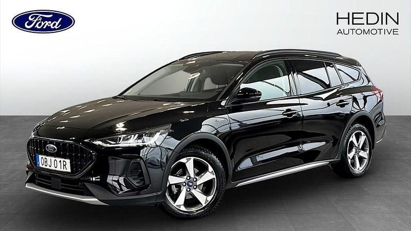 Svart (black) Begagnad 2023 Ford Focus Active Kombi | 229 900 kr (Marknadspris) - Bild 1/4