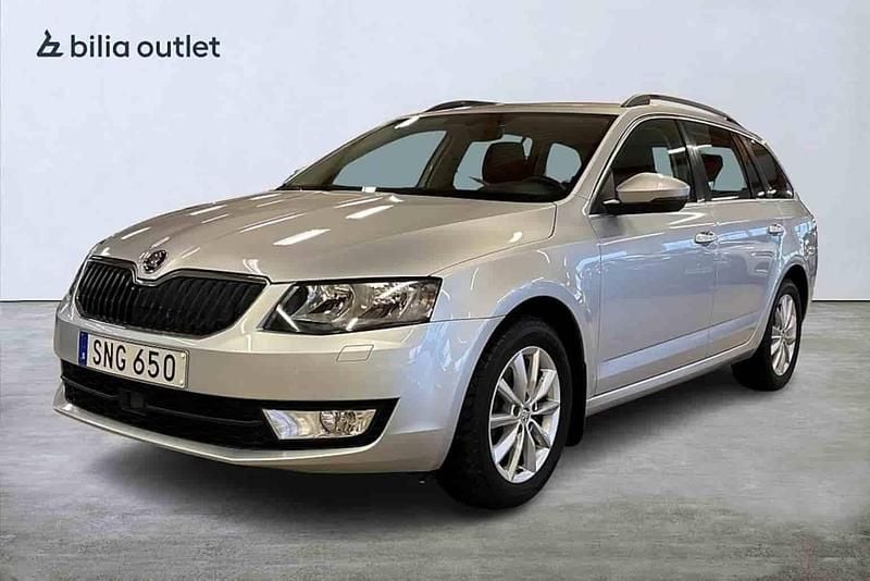 Silver Begagnad 2017 Skoda Octavia Kombi | 179 900 kr - Bild 1/1