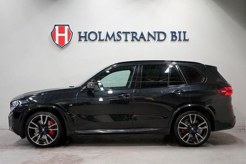 Svart Begagnad 2024 BMW X5 M Sport SUV | 949 900 kr - Bild 1/4