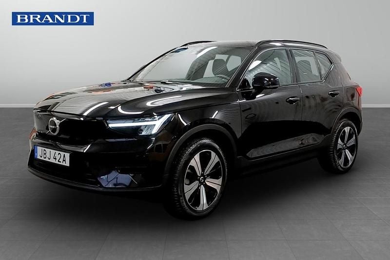 Begagnad Volvo XC40 Single Motor 175 kW (238 HK) 2023 Svart SUV