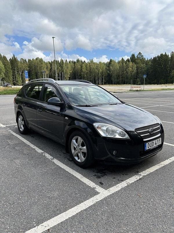 Grå Begagnad 2008 Kia Ceed Kombi | 32 900 kr (Bra pris) - Bild 1/4