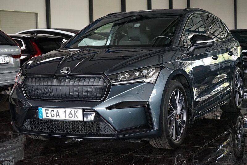 Grå Begagnad 2021 Skoda Enyaq iV SportLine SUV | 339 500 kr (Bra pris) - Bild 1/4