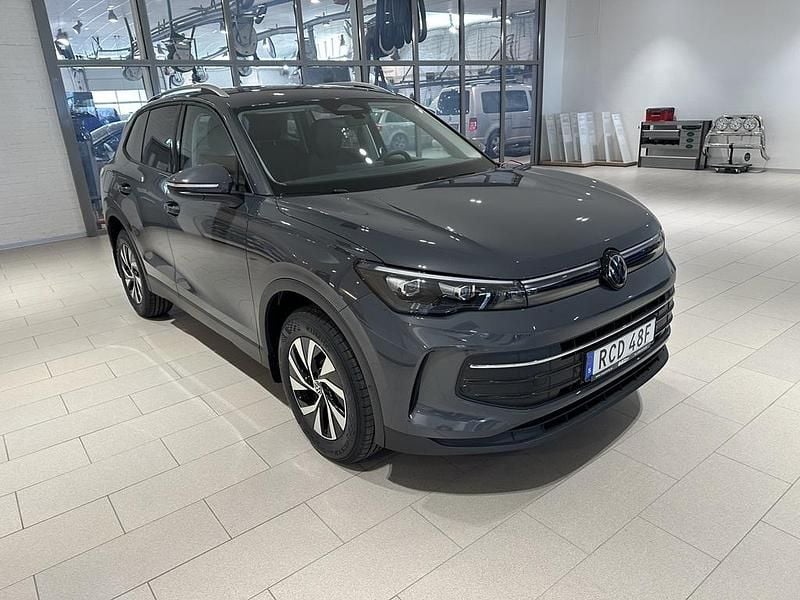 Grå Ny 2026 VW Tiguan SUV | 522 800 kr (Bra pris) - Bild 1/4