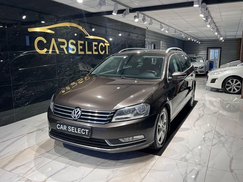 Mörkbrun (brun) Begagnad 2015 VW Passat Kombi | 79 000 kr (Marknadspris) - Bild 1/4