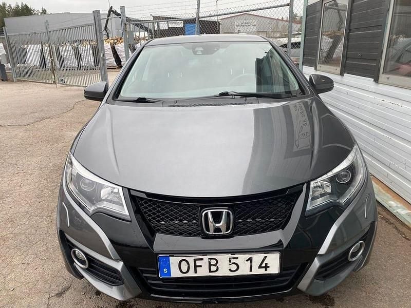 Begagnad Honda Civic Sport 100 HK (73 kW) 2016 Mörkgrå Halvkombi