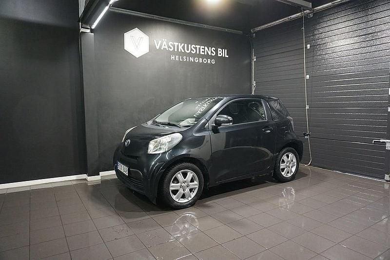 Begagnad Toyota iQ 68 HK (50 kW) 2008 Svart Halvkombi