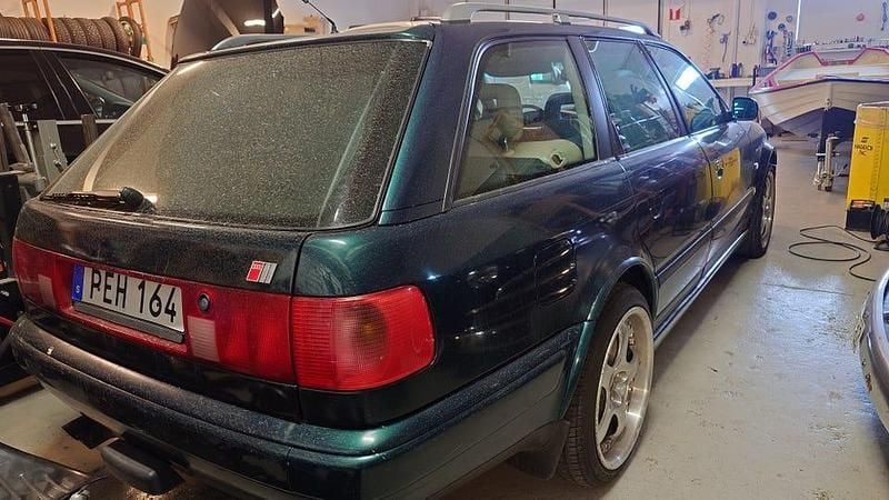 Begagnad Audi 100 280 HK (205 kW) 1994 Mörkgrönmetallic Kombi