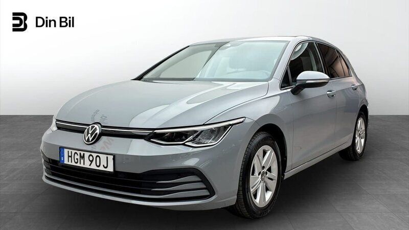 Grå Begagnad 2021 VW Golf VIII Halvkombi | 249 900 kr (Marknadspris) - Bild 1/4