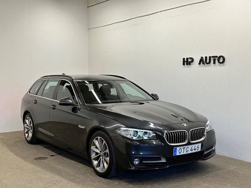 Grå Begagnad 2016 BMW 520 Sport Line Kombi | 184 900 kr (Bra pris) - Bild 1/4