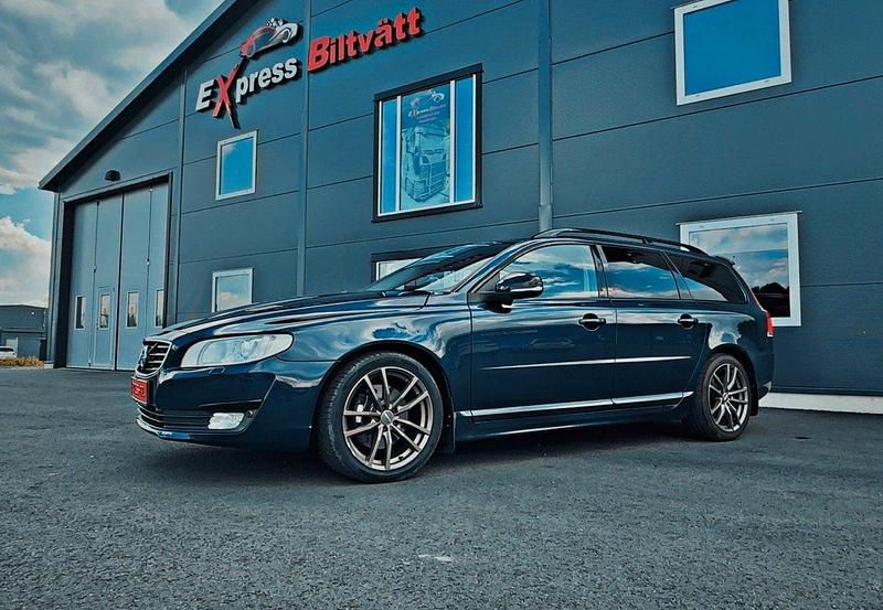 Blå Begagnad 2015 Volvo V70 Dynamic Kombi | 189 000 kr (Dyr) - Bild 1/4