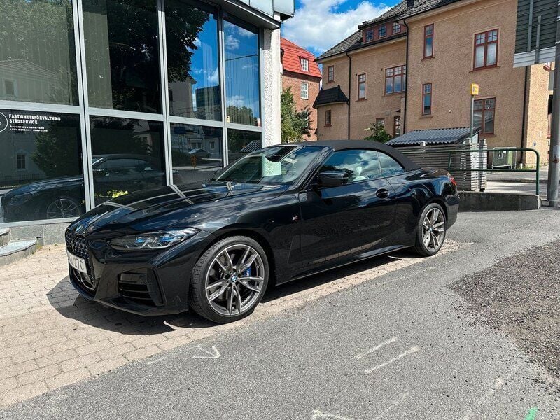Svart Begagnad 2022 BMW M440 M Sport Sedan | 699 900 kr (Marknadspris) - Bild 1/4