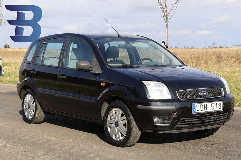 Svart Begagnad 2003 Ford Fusion Halvkombi | 44 900 kr (Marknadspris) - Bild 1/4