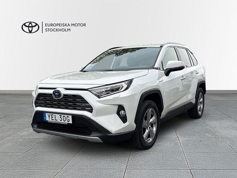 Vit Begagnad 2020 Toyota RAV4 Hybrid Executive SUV | 349 900 kr (Marknadspris) - Bild 1/3