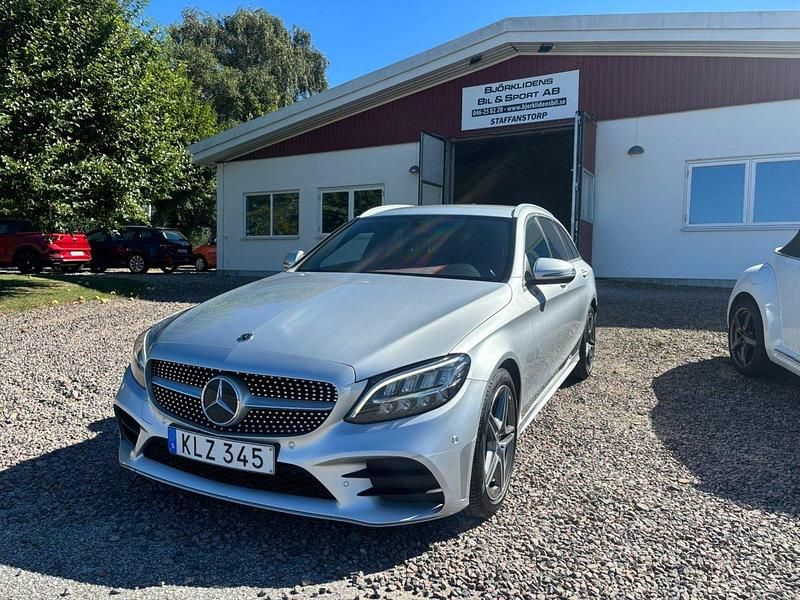 Begagnad Mercedes C220 AMG line 195 HK (143 kW) 2018 Silver Kombi