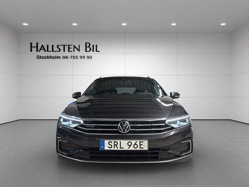 Begagnad VW Passat GTE 218 HK (160 kW) 2020 Mörkgrå Kombi