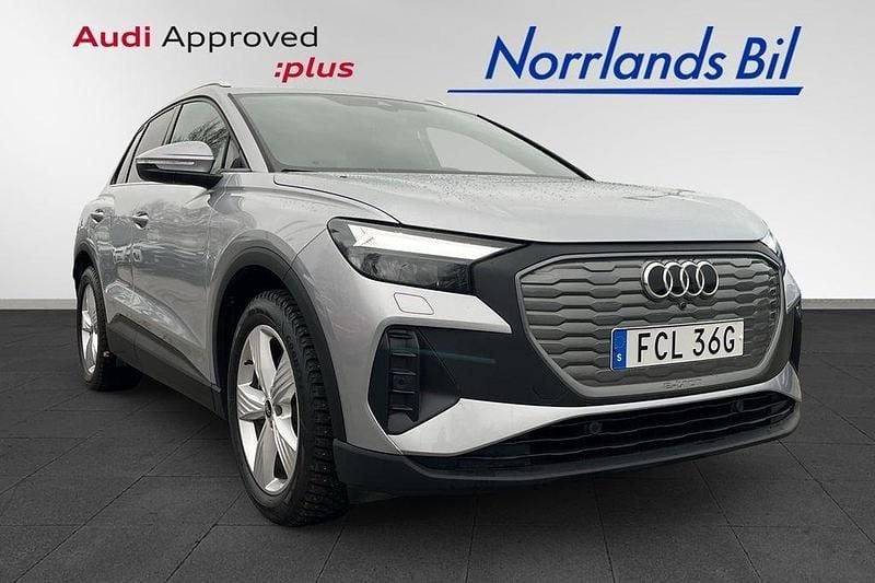 Florettsilver metallic Begagnad 2024 Audi Q4 e-tron Proline SUV | 449 000 kr (Bra pris) - Bild 1/4