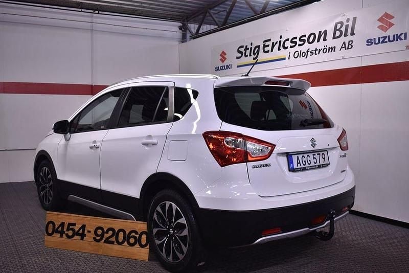 Begagnad Suzuki SX4 S-Cross Exclusive 120 HK (88 kW) 2014 Vit