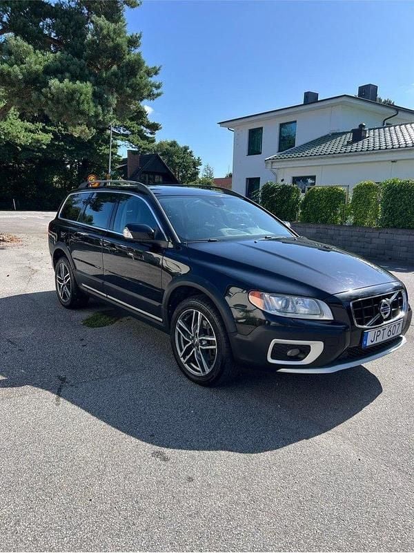 Svart Begagnad 2013 Volvo XC70 Momentum SUV | 136 000 kr (Bra pris) - Bild 1/4