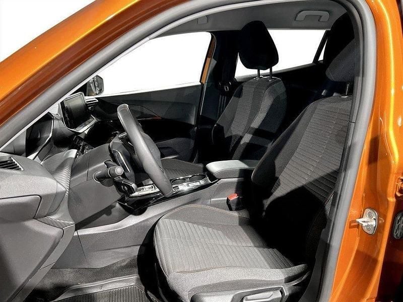 Begagnad Peugeot 2008 Active 131 HK (96 kW) 2022 Orange SUV