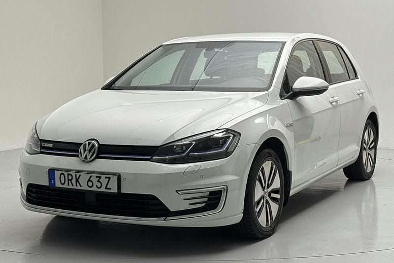 Vit Begagnad 2020 VW e-Golf Halvkombi | 80 000 kr - Bild 1/4