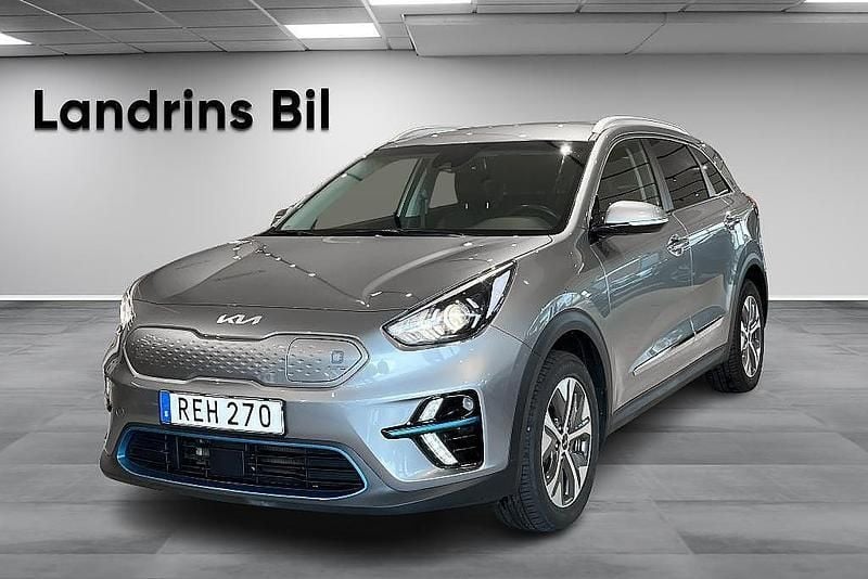 Grå (silver) Begagnad 2021 Kia e-Niro Advance SUV | 229 300 kr (Marknadspris) - Bild 1/4