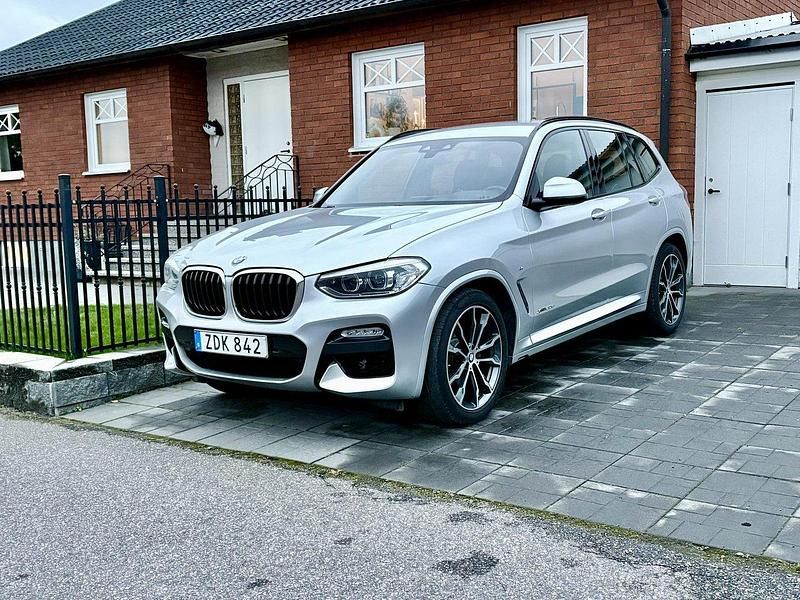 Silver Begagnad 2018 BMW X3 M Sport SUV | 295 000 kr (Marknadspris) - Bild 1/4
