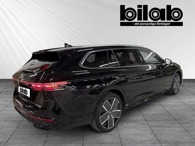 Begagnad VW Passat R 177 HK (130 kW) 2025 Svart Kombi