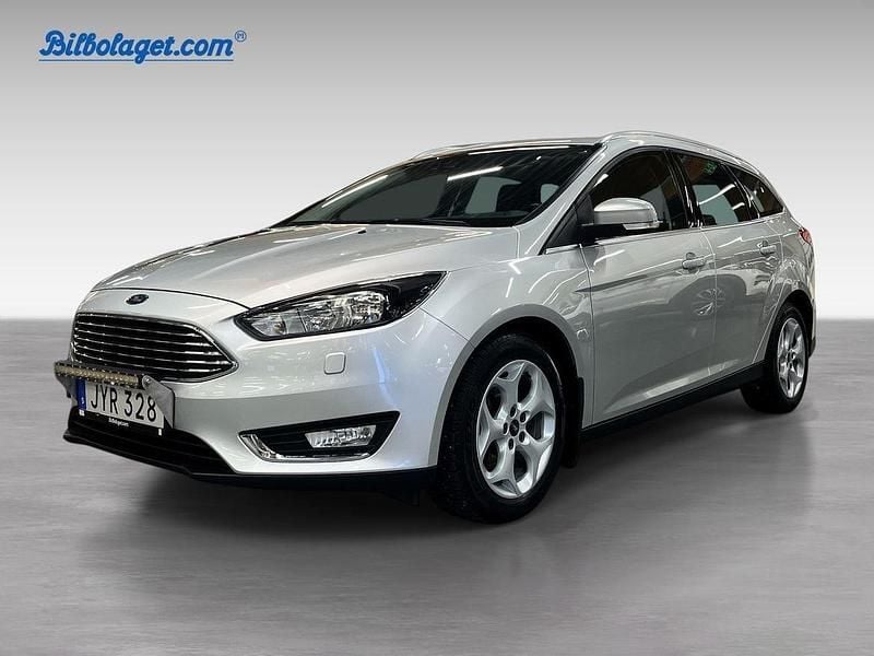 Grå Begagnad 2016 Ford Focus Titanium Kombi | 95 000 kr (Marknadspris) - Bild 1/4