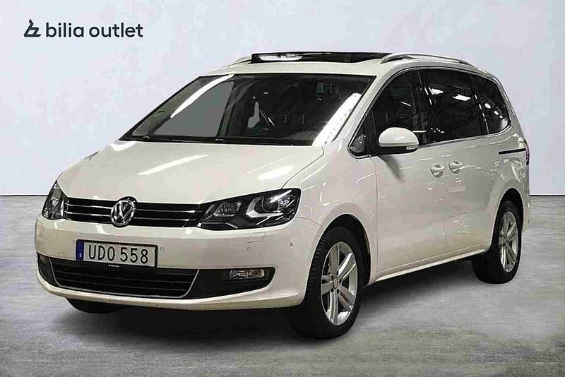 Vit Begagnad 2017 VW Sharan Minibuss | 234 900 kr (Bra pris) - Bild 1/1