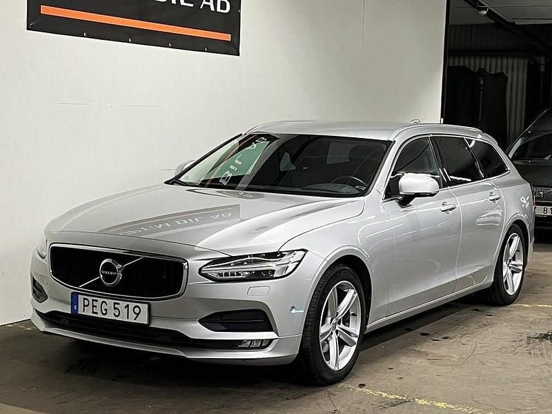 Silvermet Begagnad 2017 Volvo V90 Momentum Kombi | 164 899 kr (Marknadspris) - Bild 1/4