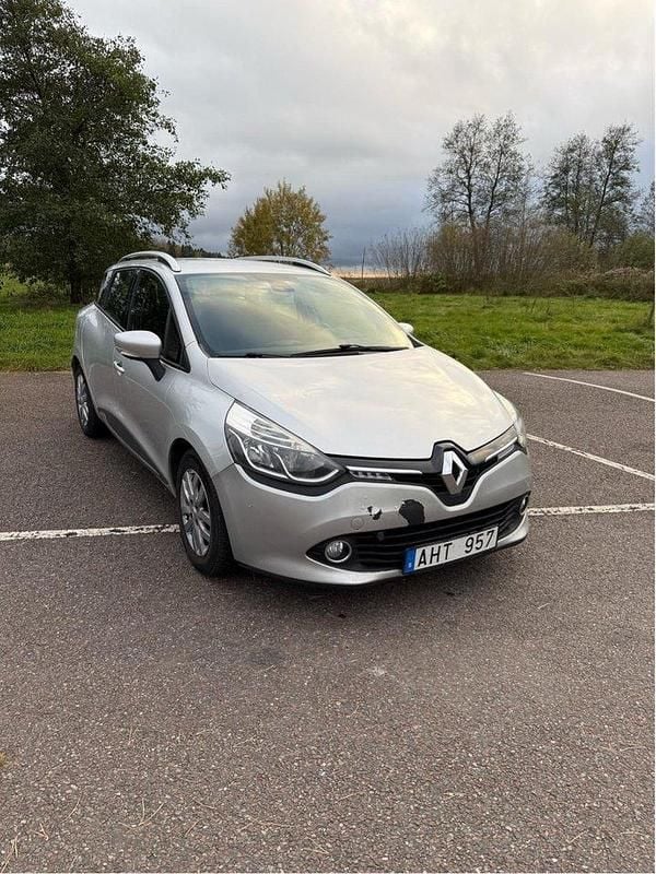 Silver Begagnad 2014 Renault Clio GrandTour Kombi | 47 500 kr (Marknadspris) - Bild 1/3