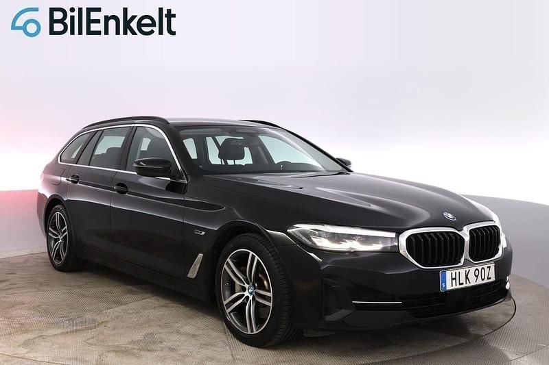 Svart Begagnad 2021 BMW 530e Kombi | 309 900 kr (Bra pris) - Bild 1/4