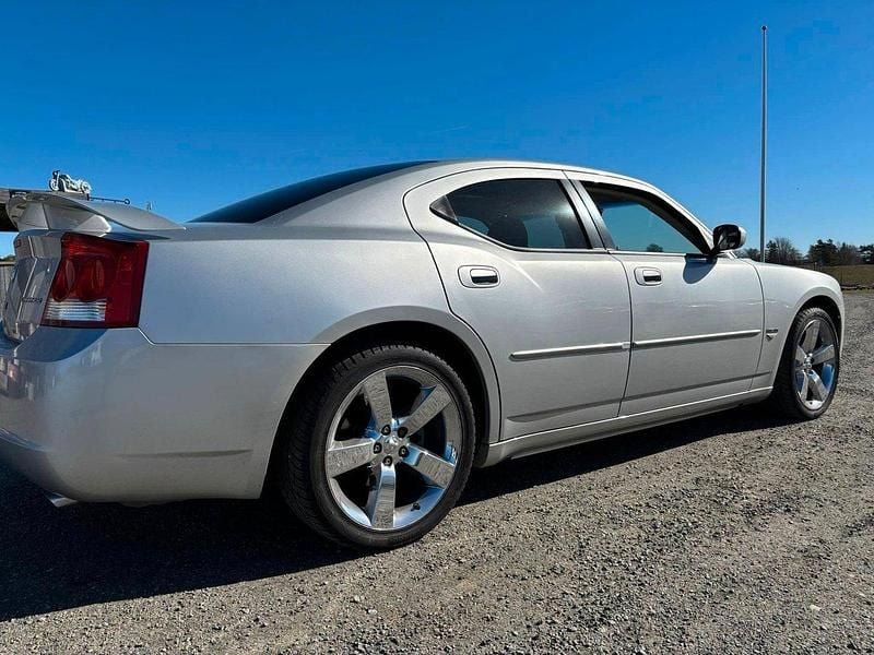 Silver Begagnad 2009 Dodge Charger Sedan | 169 000 kr - Bild 1/4