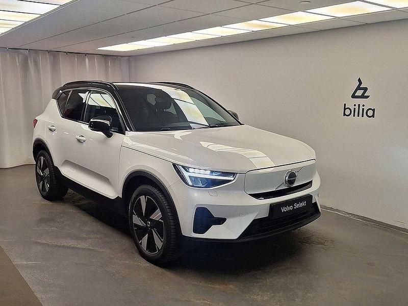 Vit Begagnad 2023 Volvo XC40 Core SUV | 419 000 kr - Bild 1/4