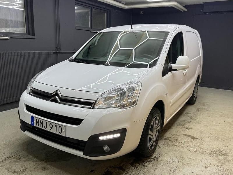 Begagnad Citroën Berlingo 99 HK (72 kW) 2017 Vit Minibuss