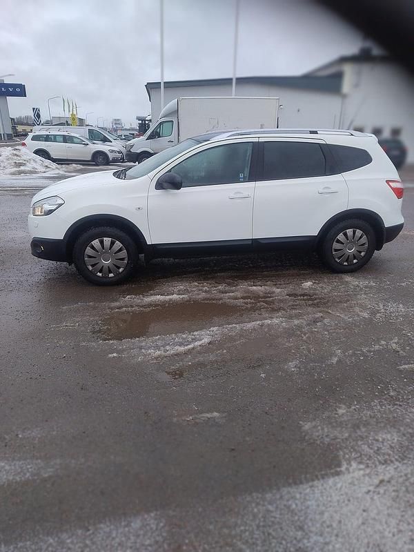 Begagnad Nissan Qashqai +2 S 141 HK (103 kW) 2011 Vit SUV