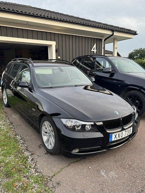 Svart Begagnad 2006 BMW 325 Advantage Kombi | 55 000 kr (Marknadspris) - Bild 1/4