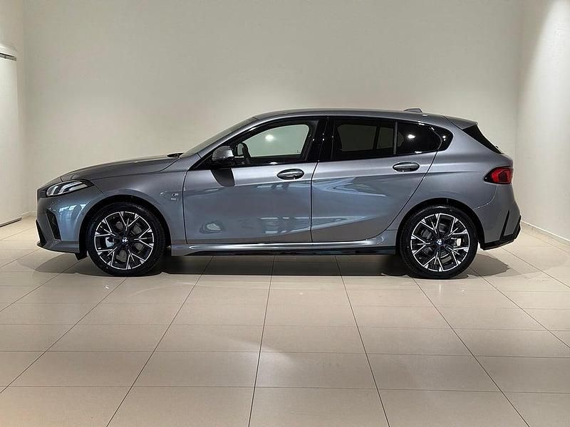 Begagnad BMW 120 M Sport 170 HK (125 kW) 2025 Grå Halvkombi