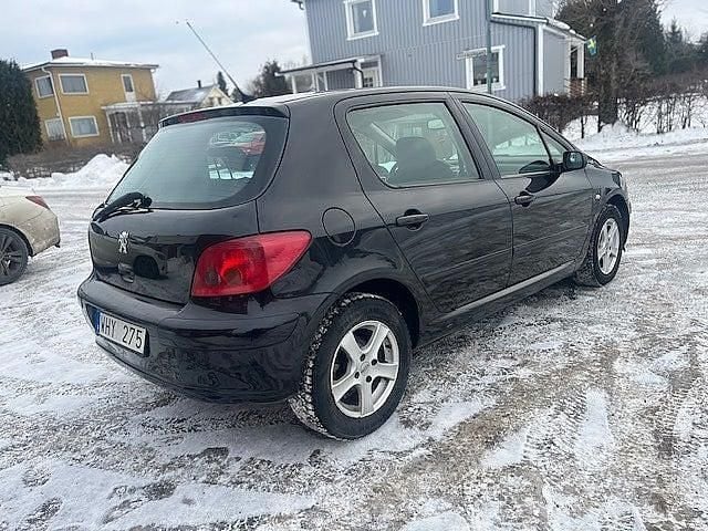 Begagnad Peugeot 307 136 HK (100 kW) 2004 Svart Halvkombi