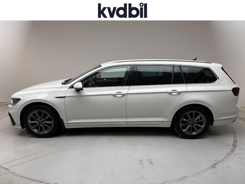 Begagnad VW Passat GTE 218 HK (160 kW) 2021 Vit
