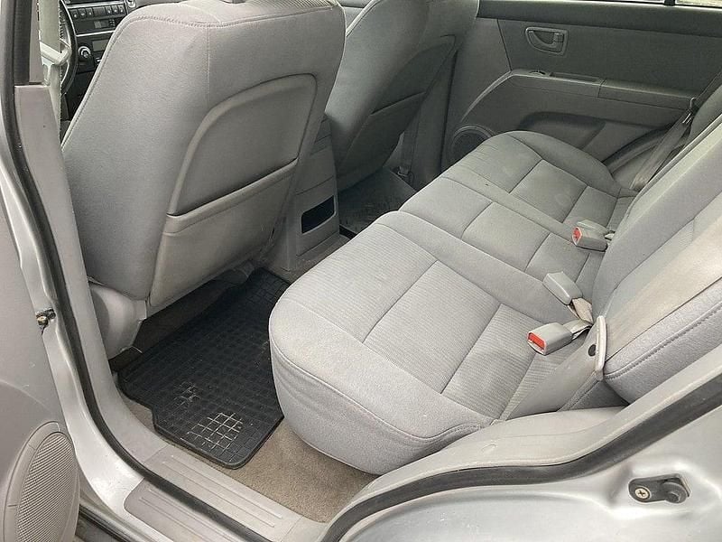 Begagnad Kia Sorento 170 HK (125 kW) 2007 Grå SUV