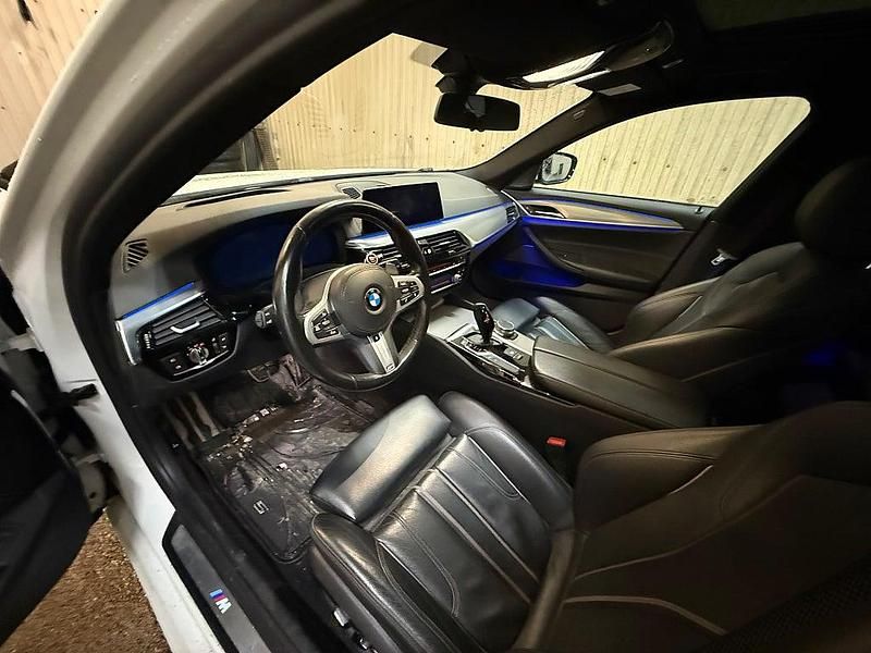 Begagnad BMW 520 M Sport 190 HK (139 kW) 2019 Vit Kombi