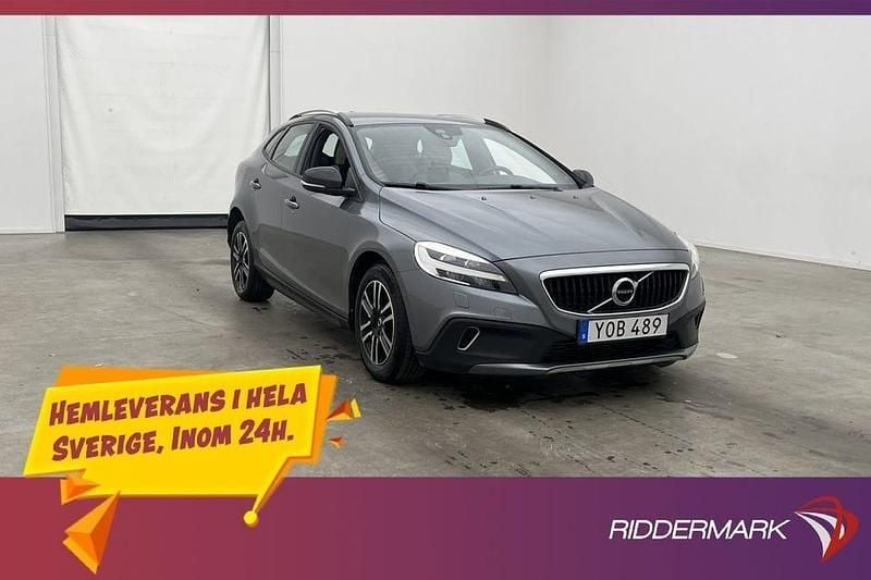 Grå Begagnad 2018 Volvo V40 CC Momentum Kombi | 194 900 kr (Marknadspris) - Bild 1/3