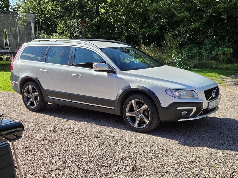 Vit Begagnad 2015 Volvo XC70 SUV | 150 000 kr (Marknadspris) - Bild 1/4