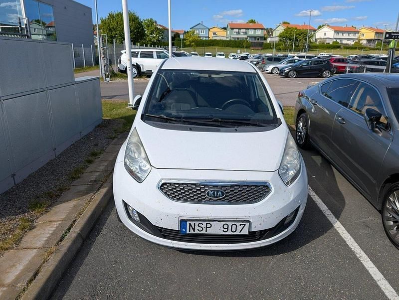 Vit Begagnad 2011 Kia Venga Comfort Halvkombi | 36 000 kr (Bra pris) - Bild 1/4